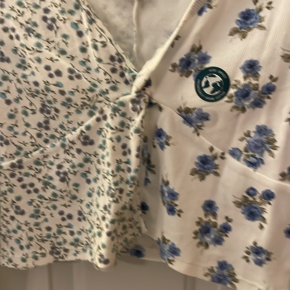 Aeropostale cotton long sleeve v-neck crop top, Size L, NWT - Picture 4 of 5